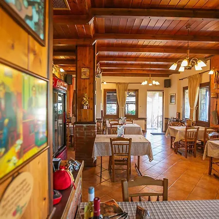 Guesthouse Moucha Pensionat 3*